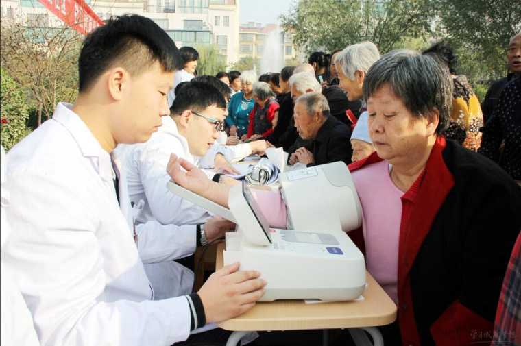 中国人口老龄化_中国人口健康调查