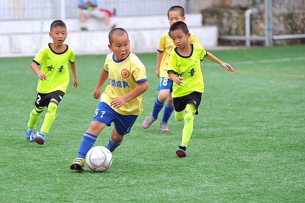 足球运动对小学生的好处